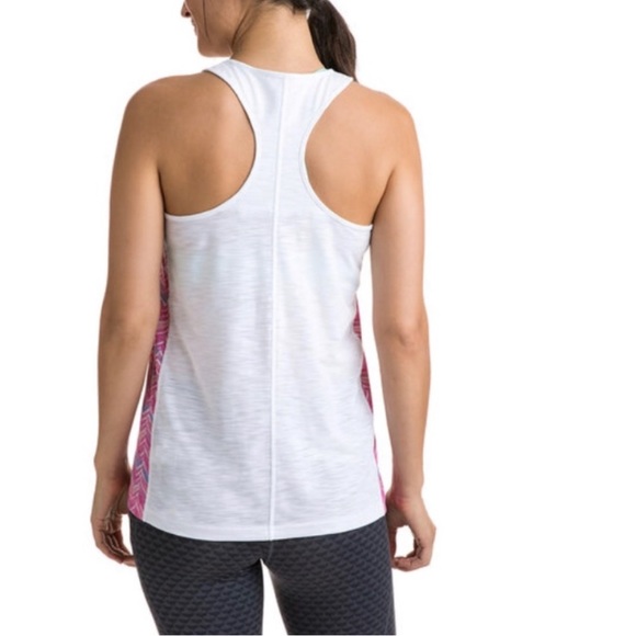 VINEYARD VINES Painted Whale Tail
Racerback Performance Sport Tank
Size XS - Picture 6 of 6